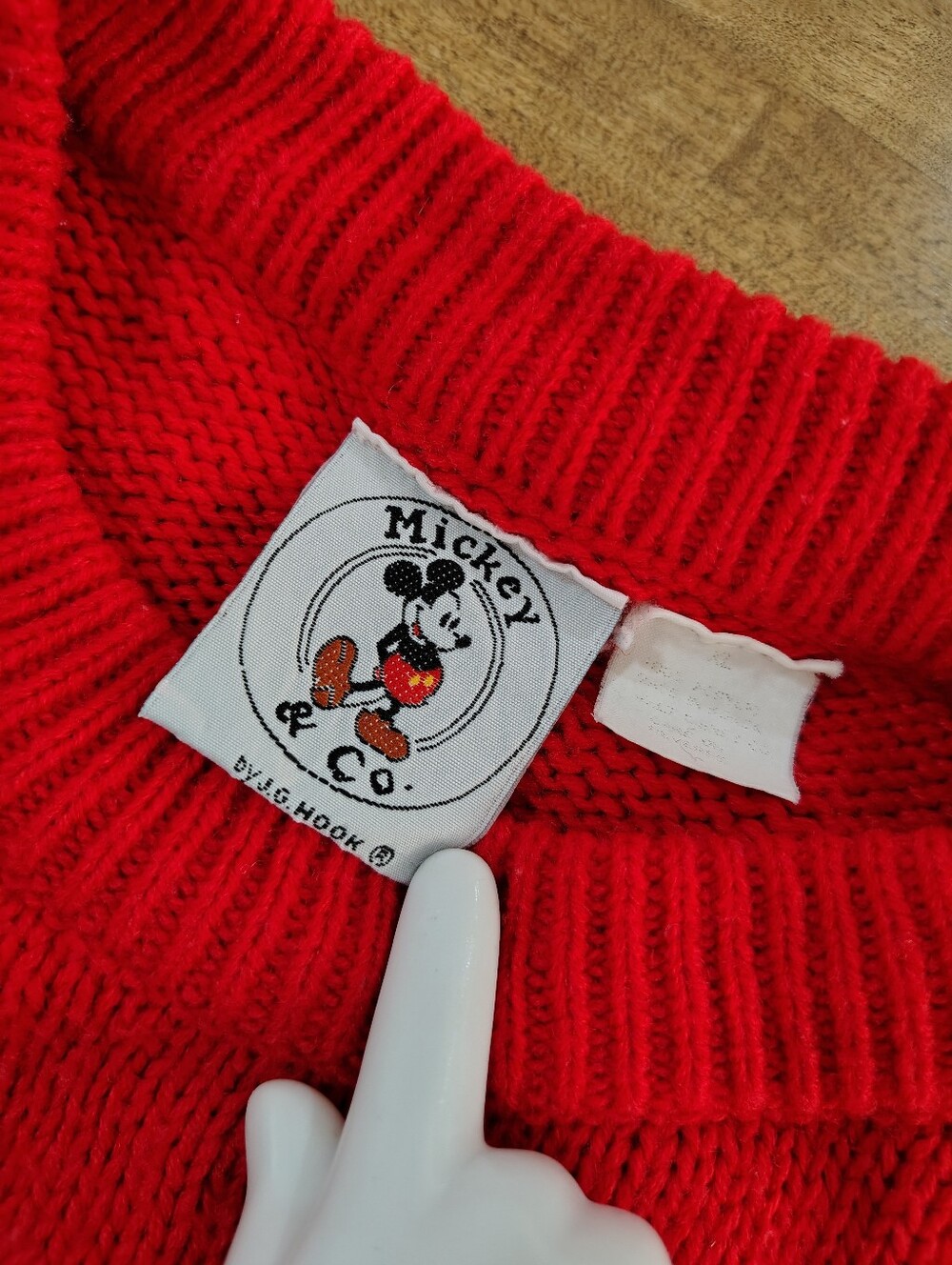 Mickey & Co By JG Hook Mickey Mouse Vintage Disney Big Head White Gloves Sweater - Picture 5 of 8